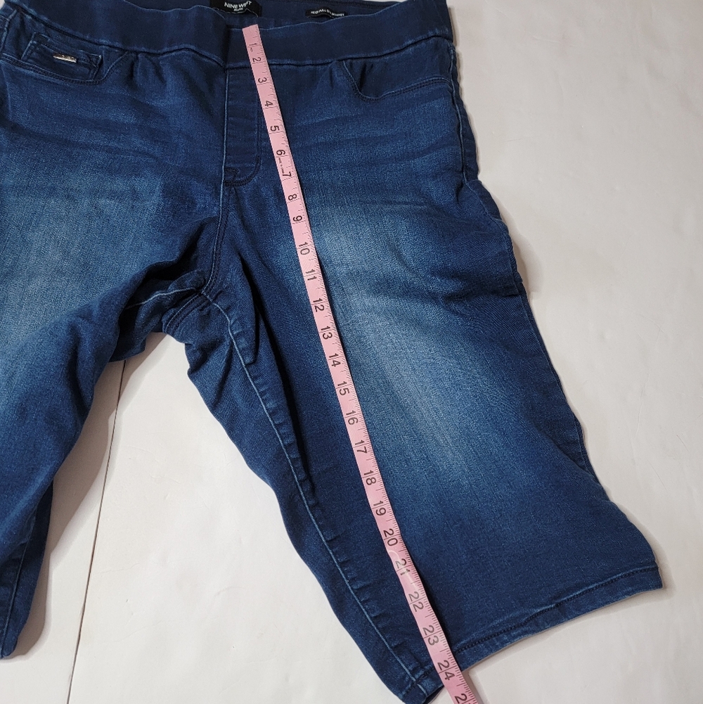 Nine West Pull-On Denim Bermuda Shorts Size 14 Dark Wash Stretch - Picture 9 of 9